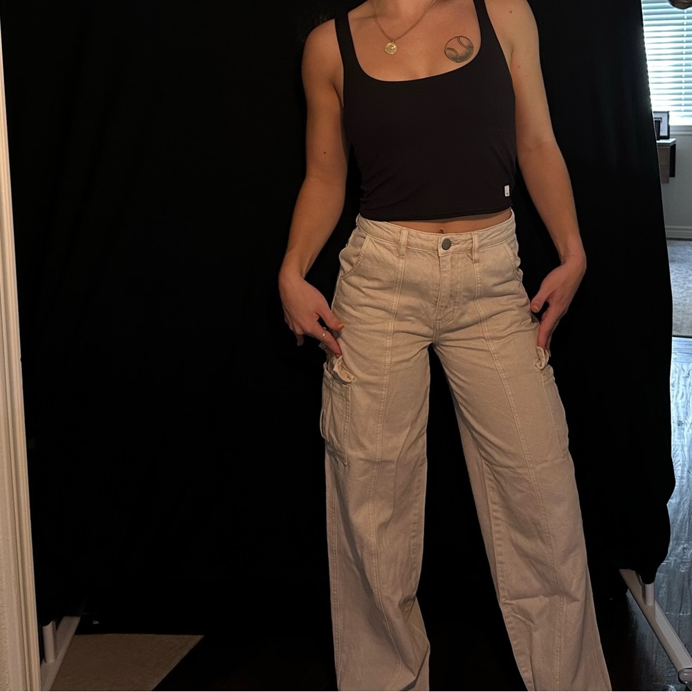 Vintage khaki cargo pants with pockets, super comfortable